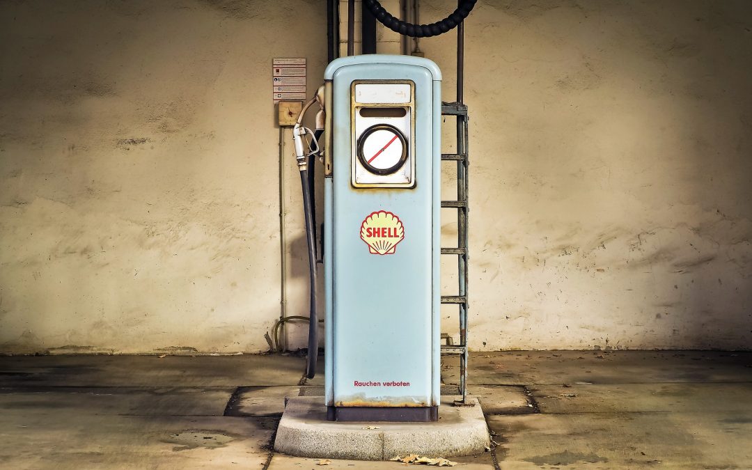 ¿Cuándo es más barato echar gasolina?